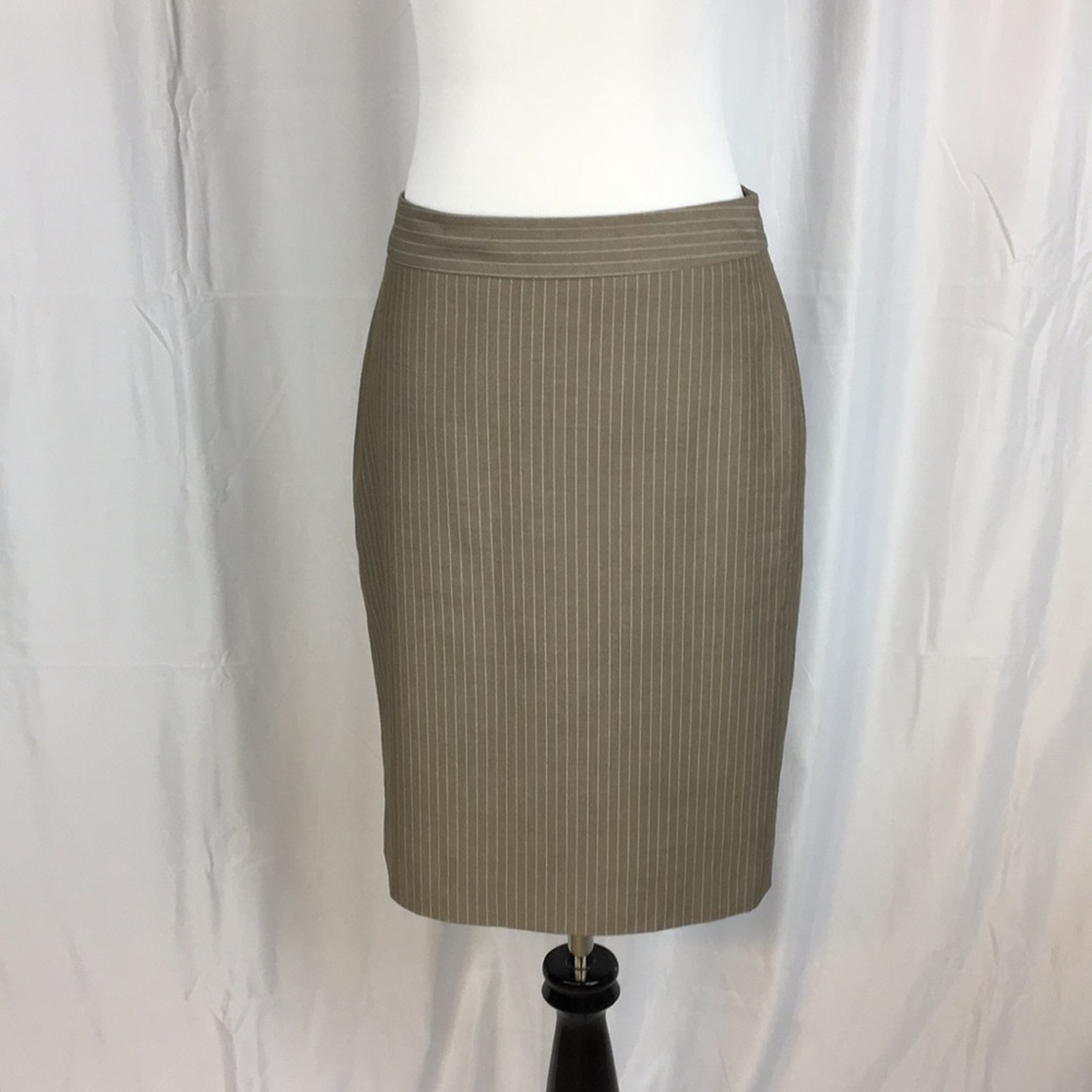 Ann Taylor tan pin stripe skirt size 2